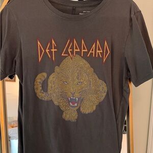 Abercrombie & Fitch Gray Graphic Tee